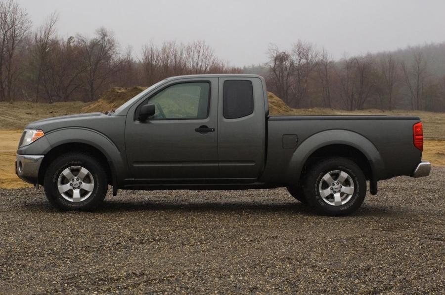  Nissan Frontier 2009 года  (фото 25 из 65)